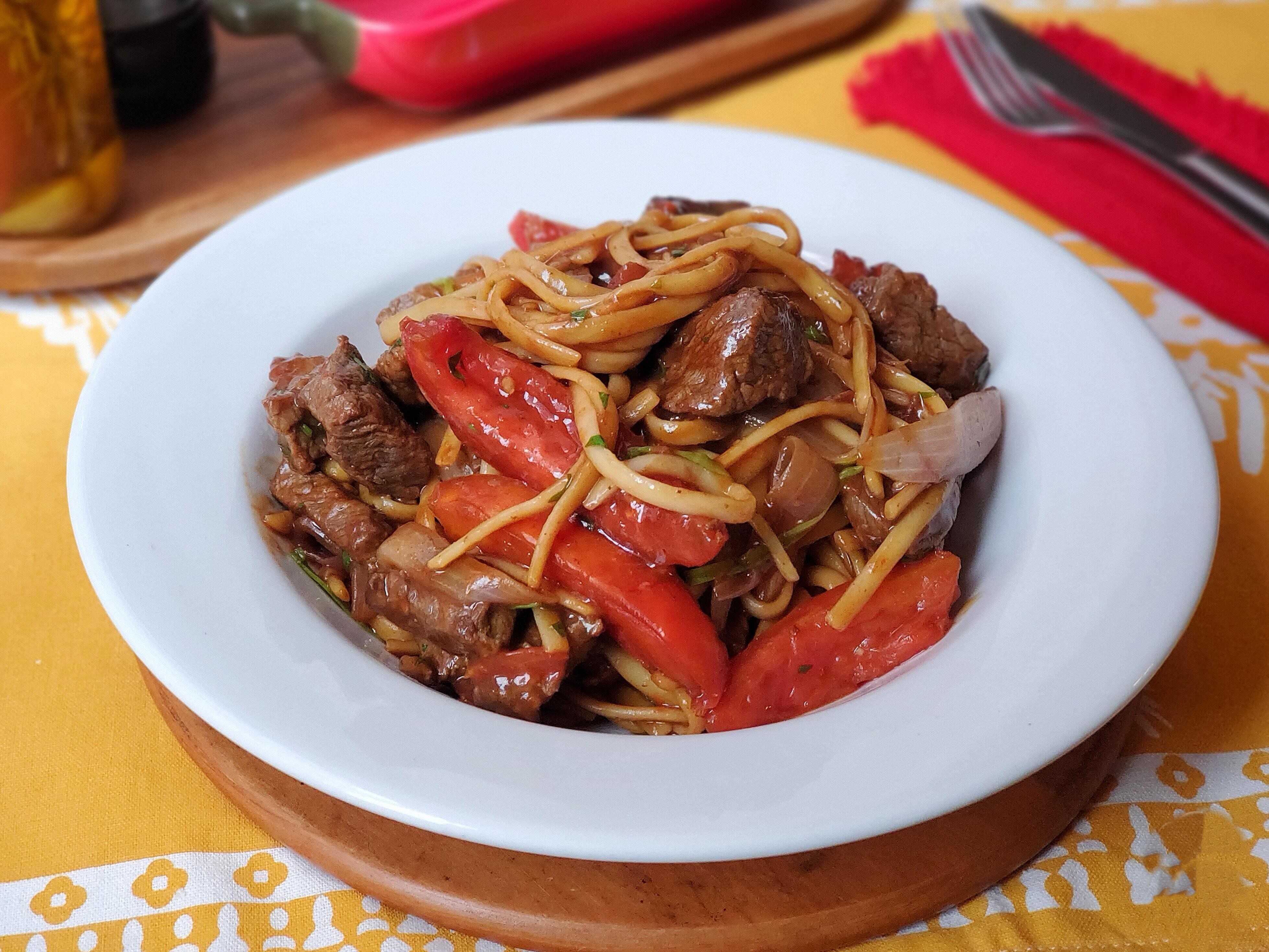 Tallarín Saltado