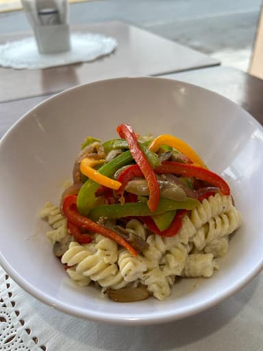 Pasta Campirana + Pan + Té