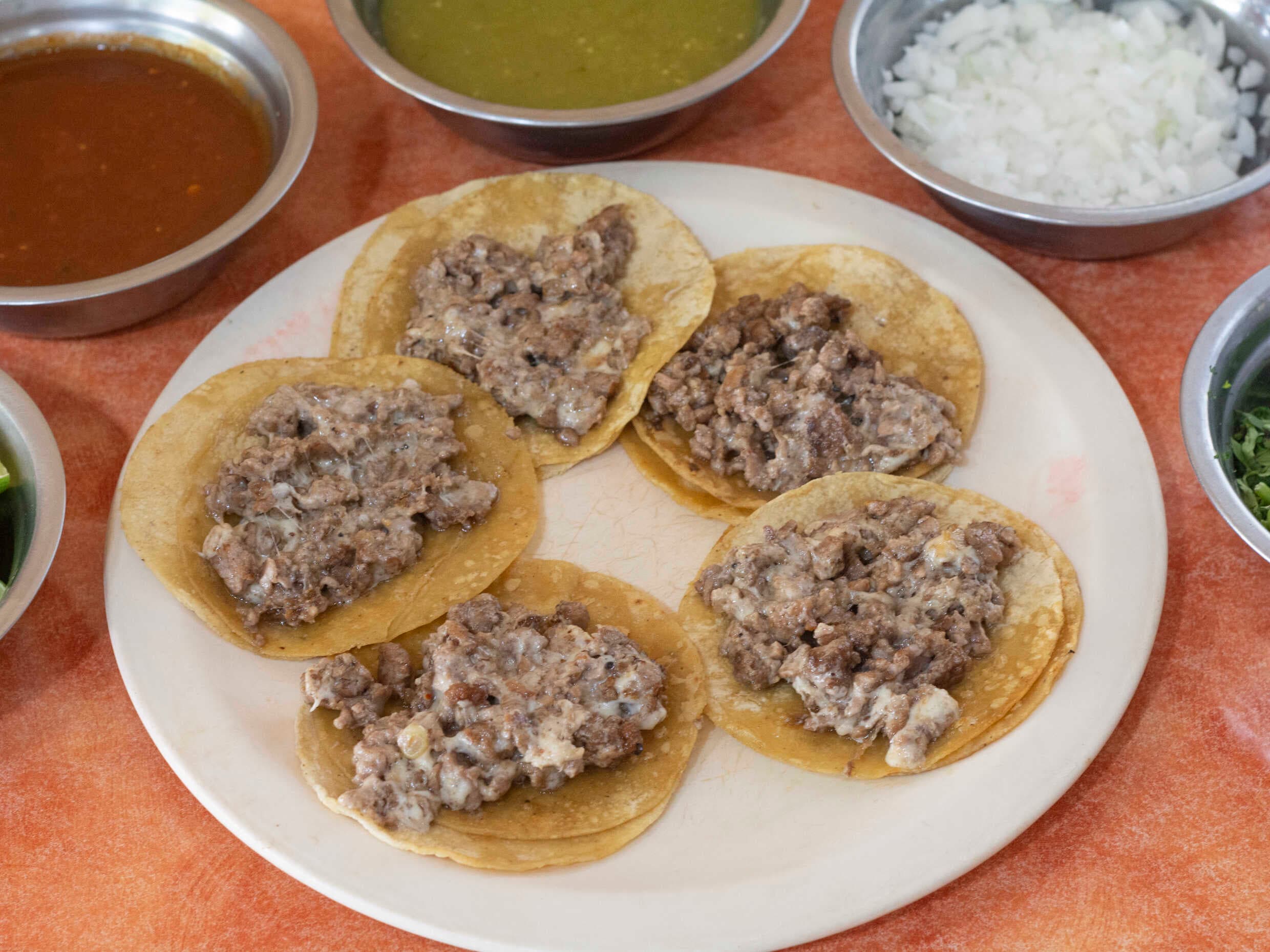 Taco de Bisteck con Queso