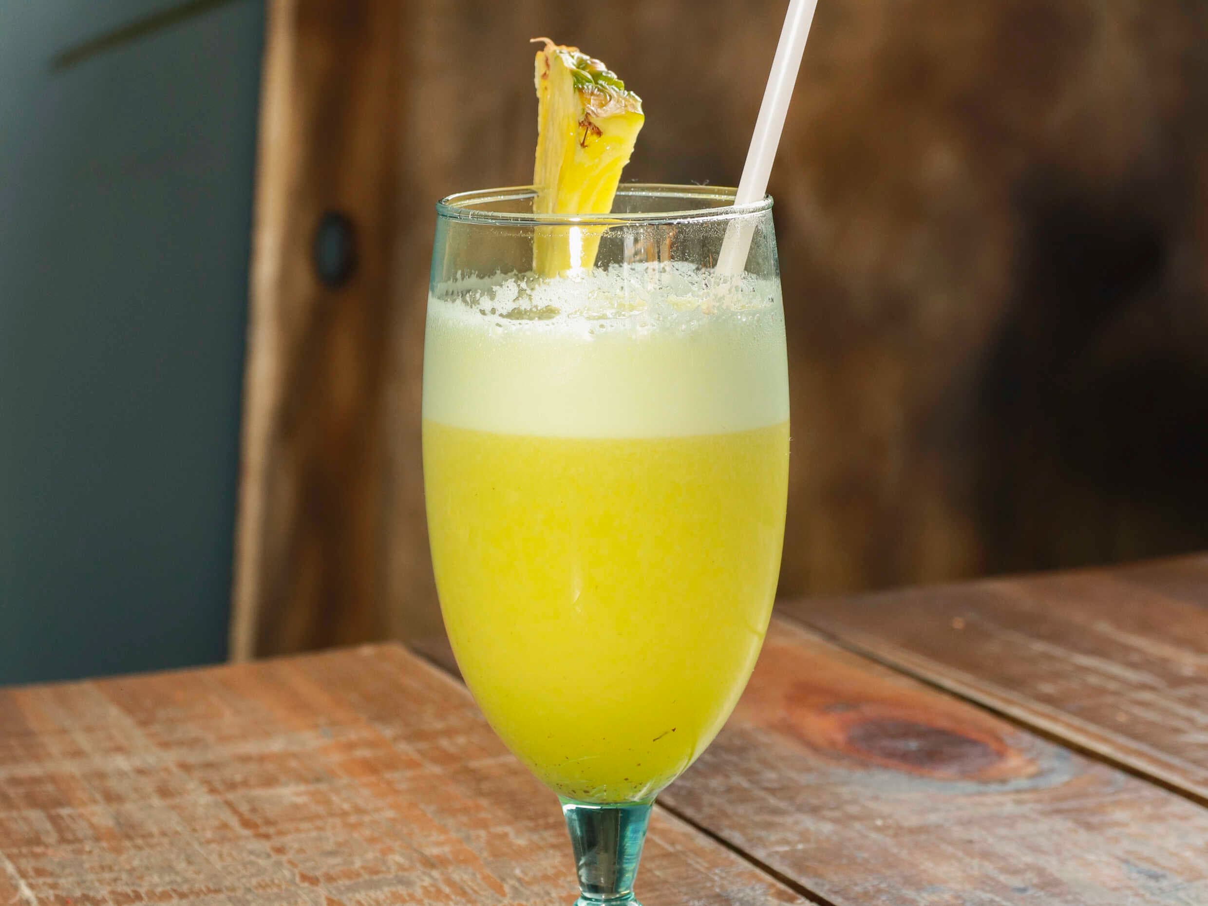AGUA DE FRUTAS