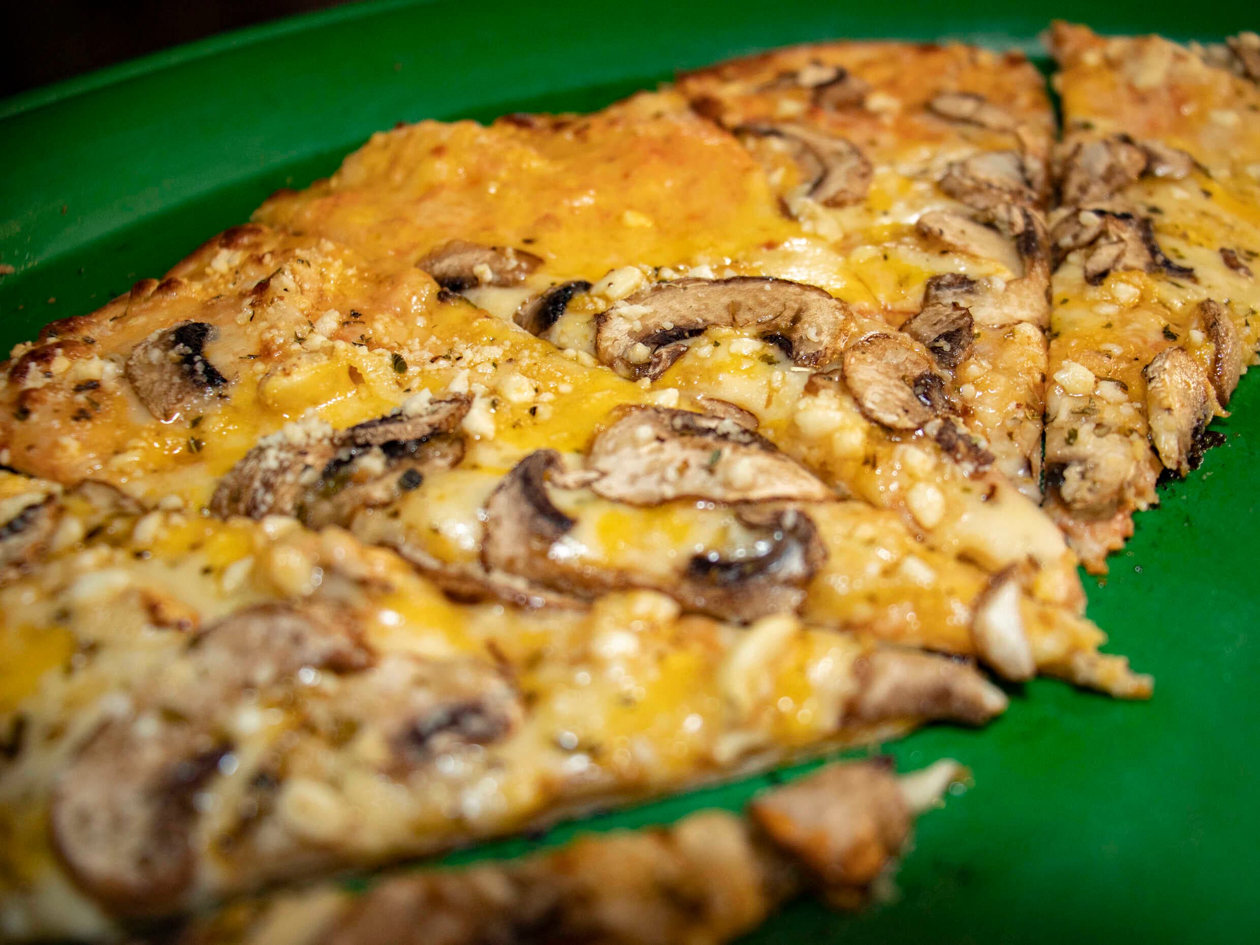Pizza Champis Cacahuate