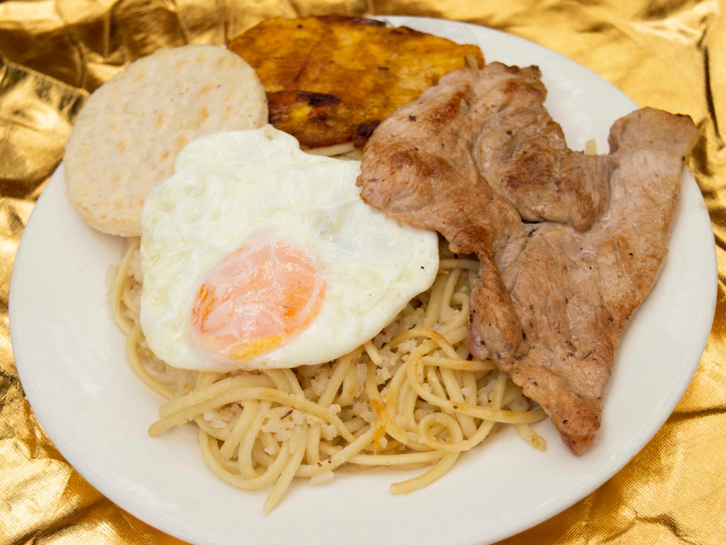 Calentado de la Abuela con Cerdo a la Plancha 🐷
