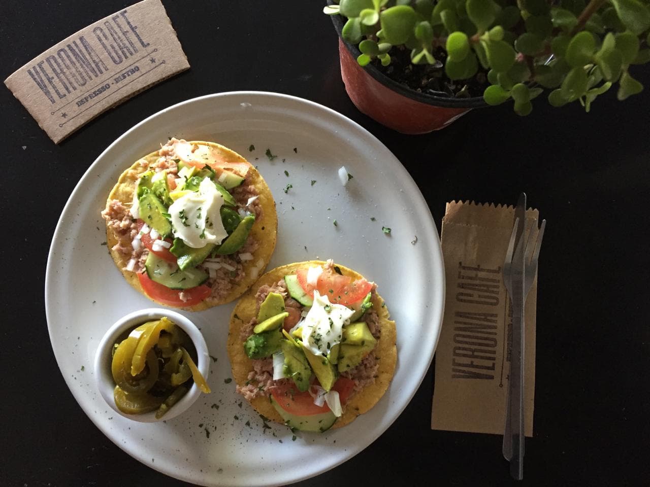 Tostadas de Aguacate