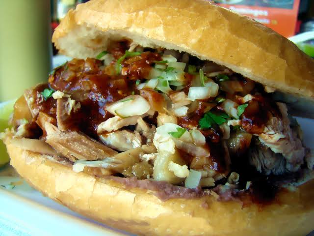 Torta de Carnitas Surtidas