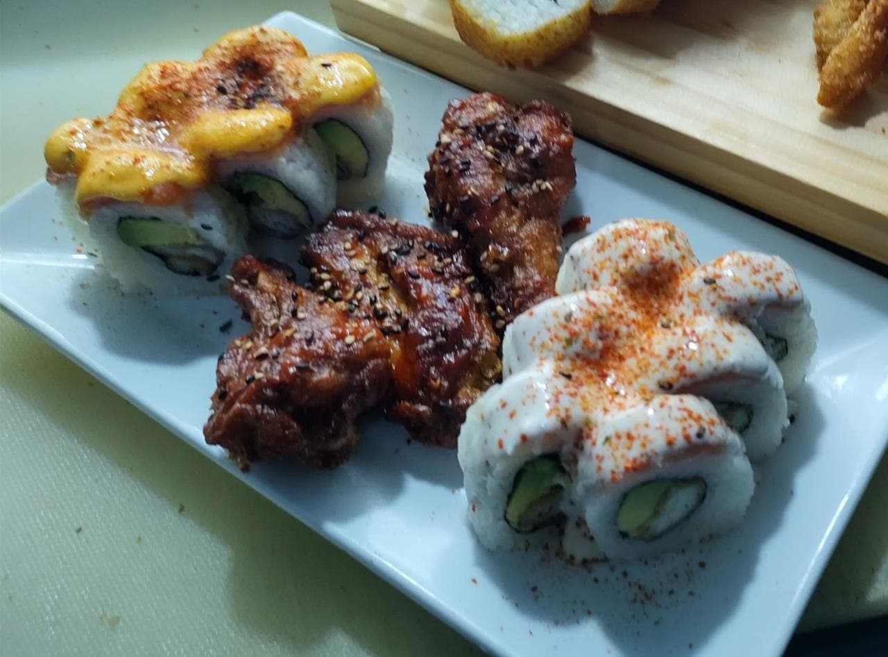 Combo personal : 12 cortes + 3 alitas + Pepsi 500