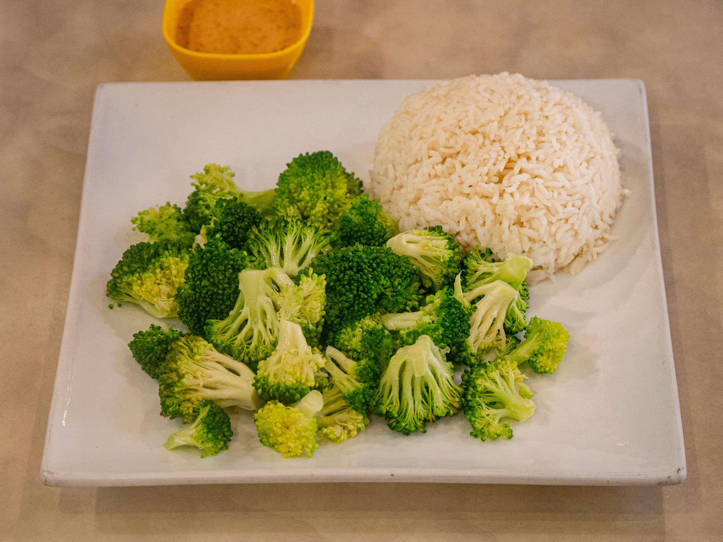 Brócoli Saltado y Arroz Blanco