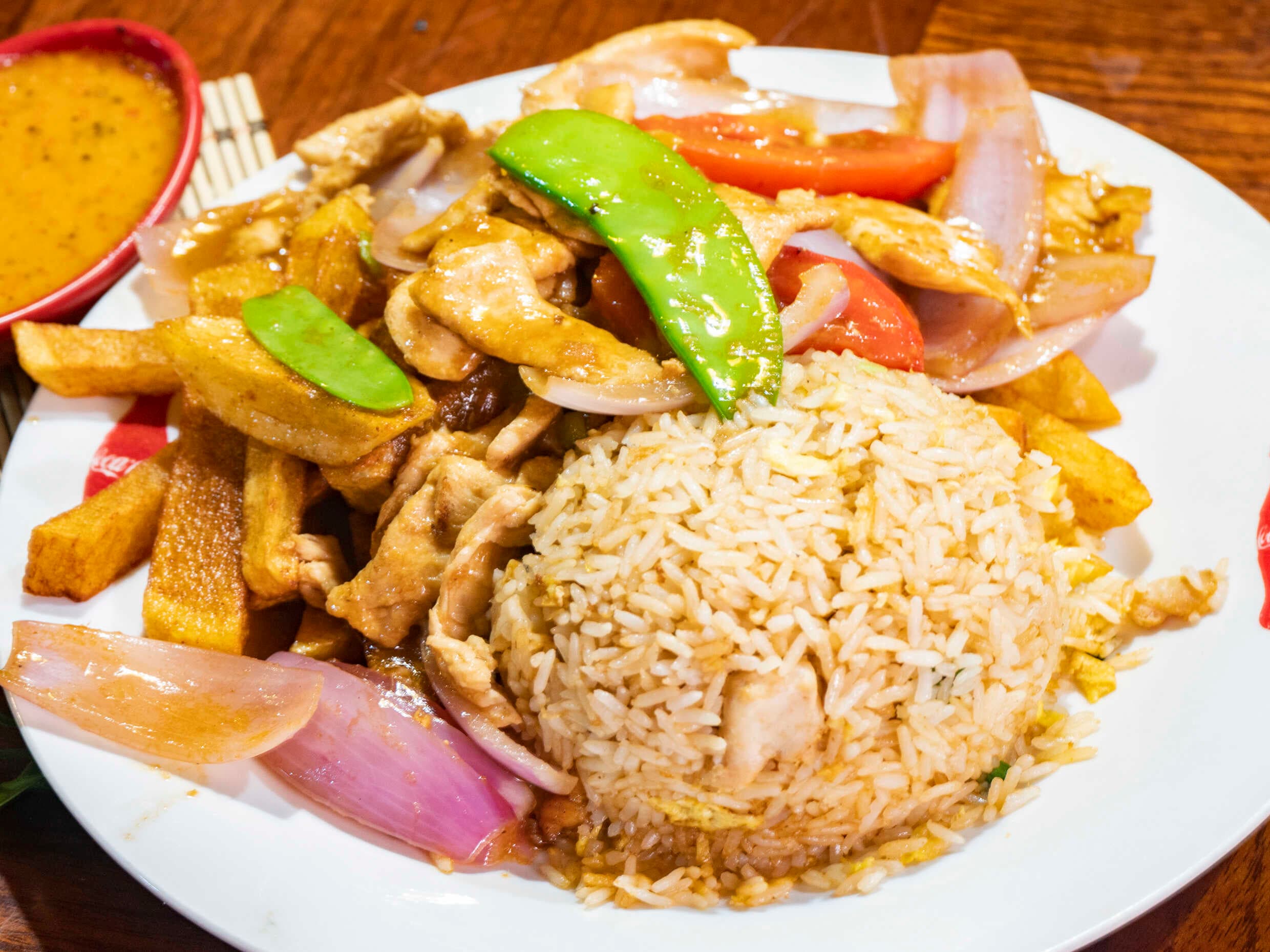 Pollo Saltado