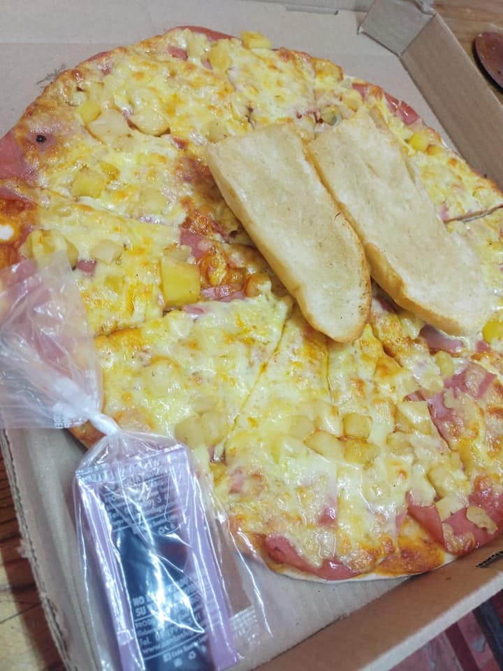 2 pizzas grandes de 1 ingrediente  +  Pan con ajo