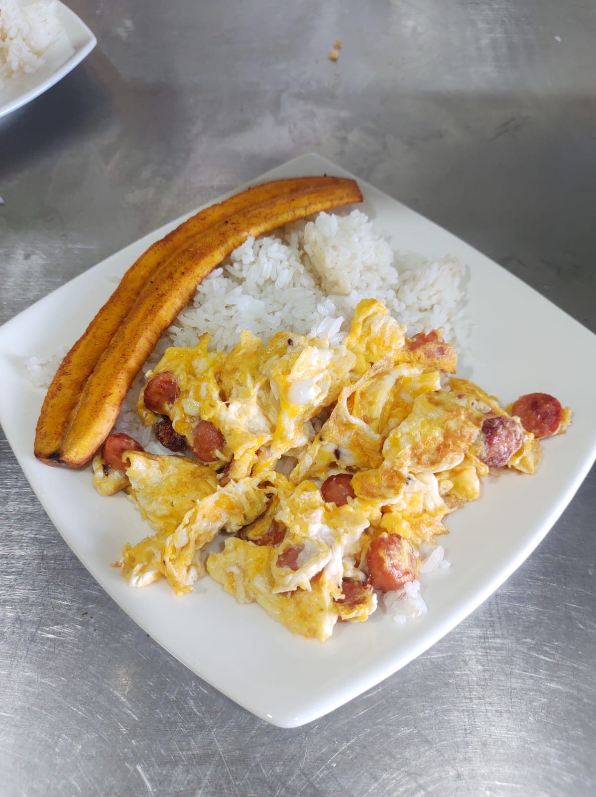 Huevos Rancheros, Arroz y Gratis Bebida!