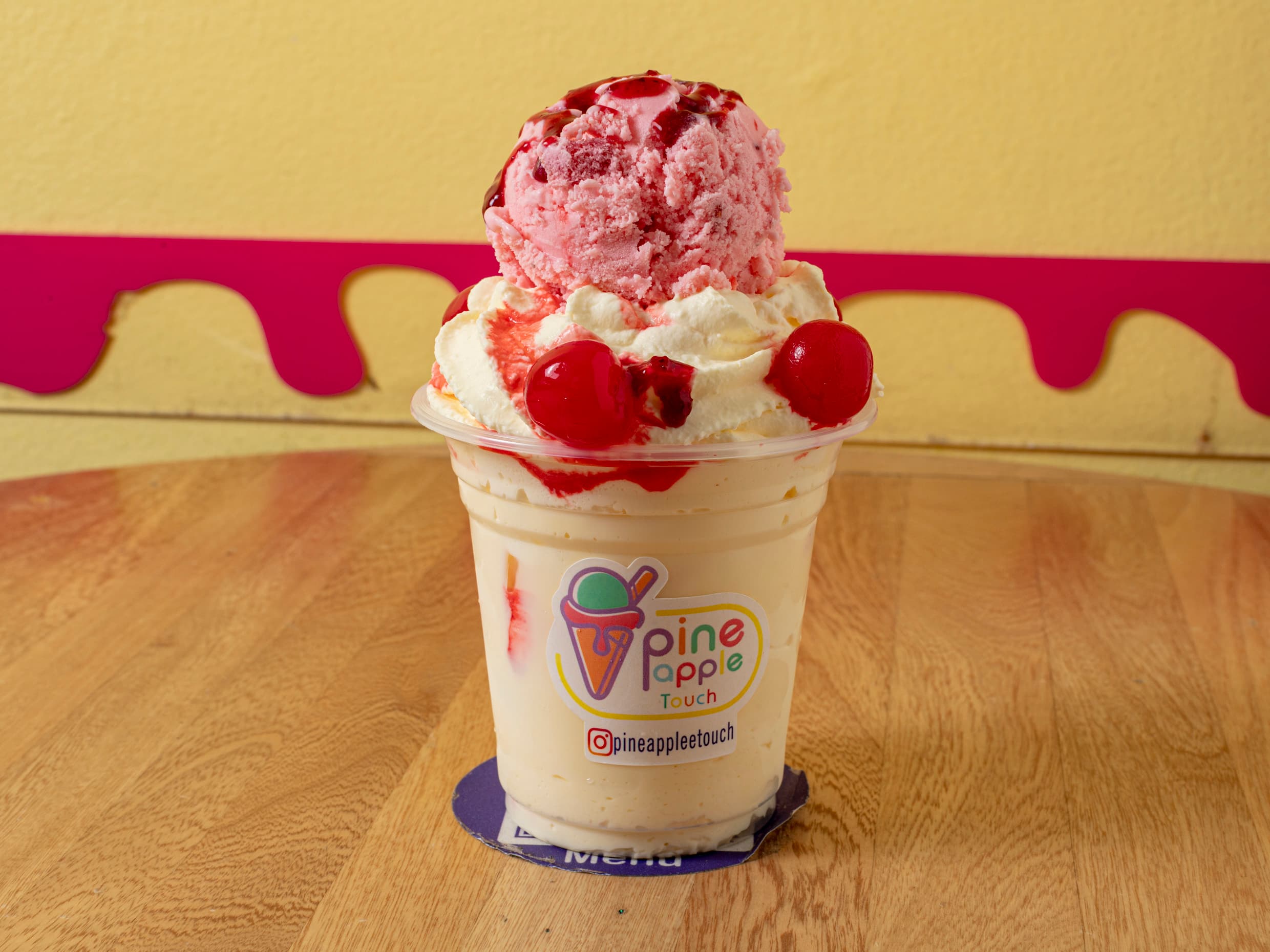 Cerezas Con Crema y Helado