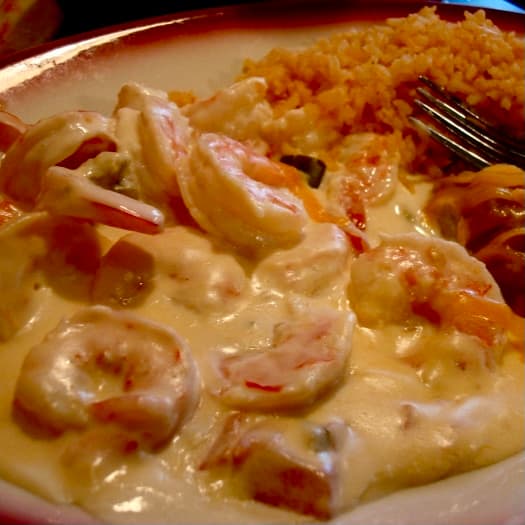 Camarones con Crema de Chipotle y Champiñones