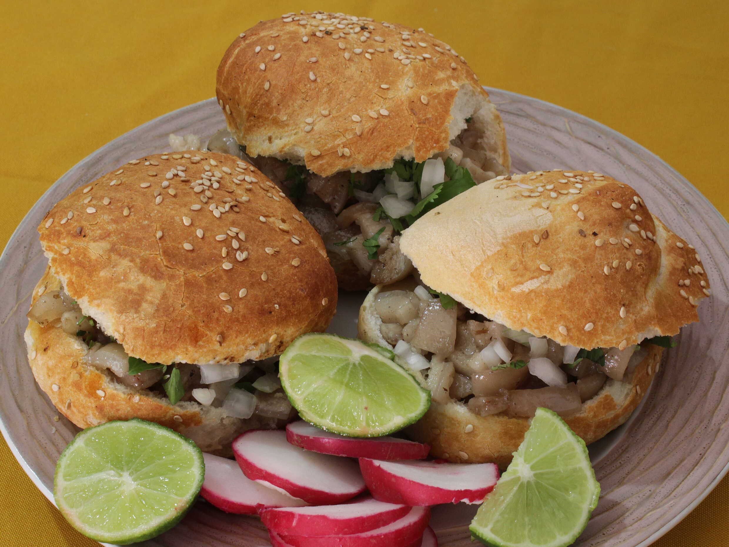 3 Cemitas de Cabezaa