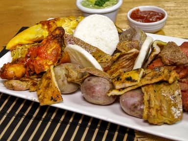 Picada Super Trébol con Chorizo