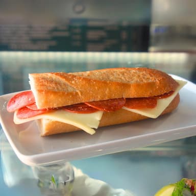 BAGUETTE CARNES FRIAS