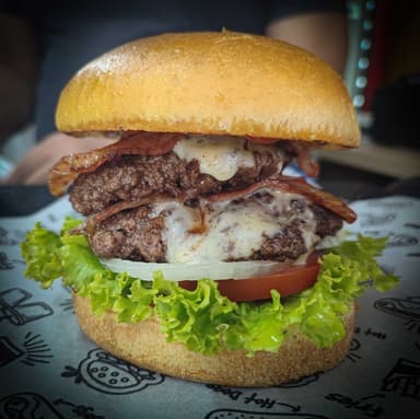 Combo Hamburguesa Doble + Papas a la Francesa