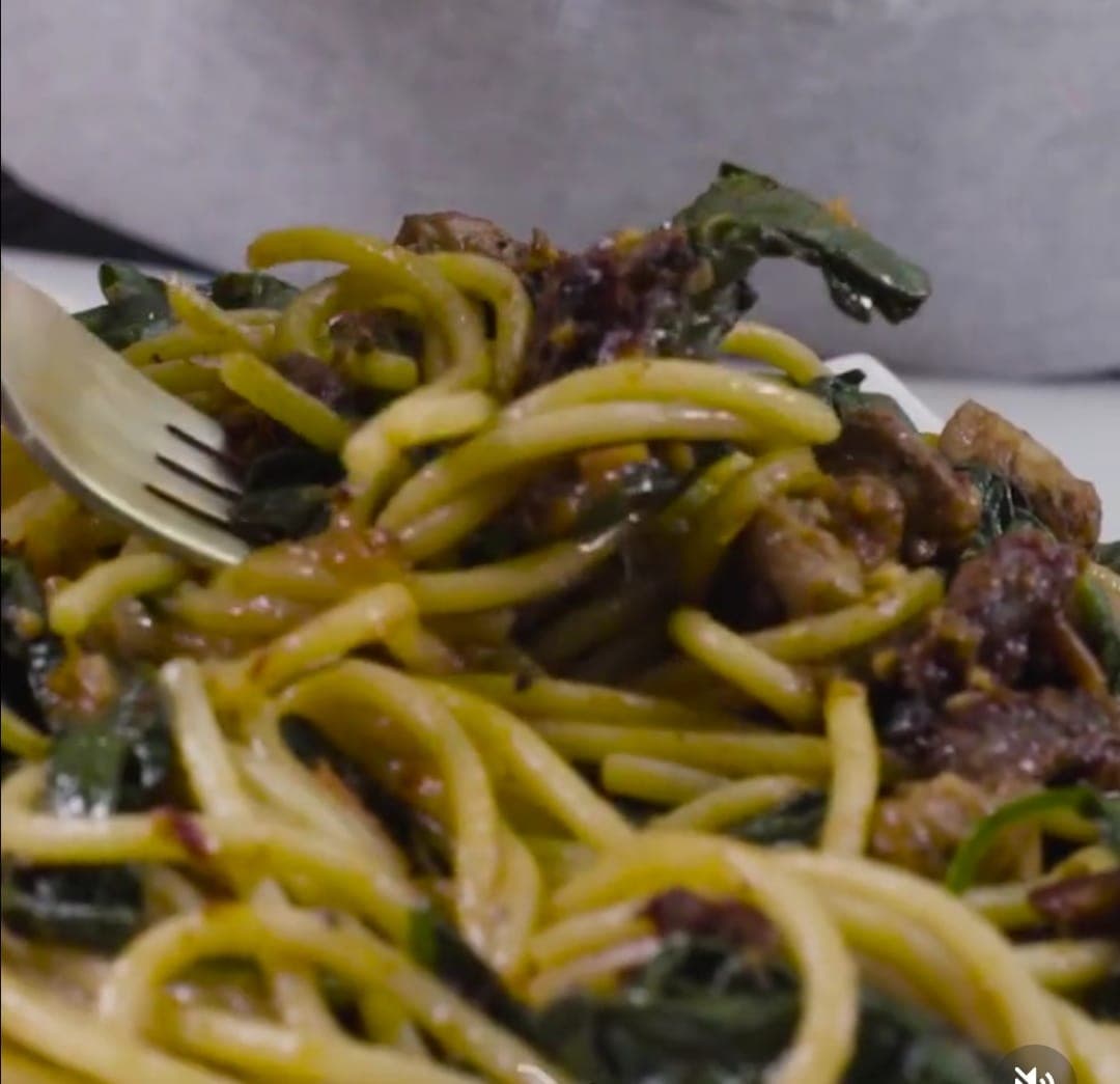 Spaguettis con Carne + Gaseosa 250ml