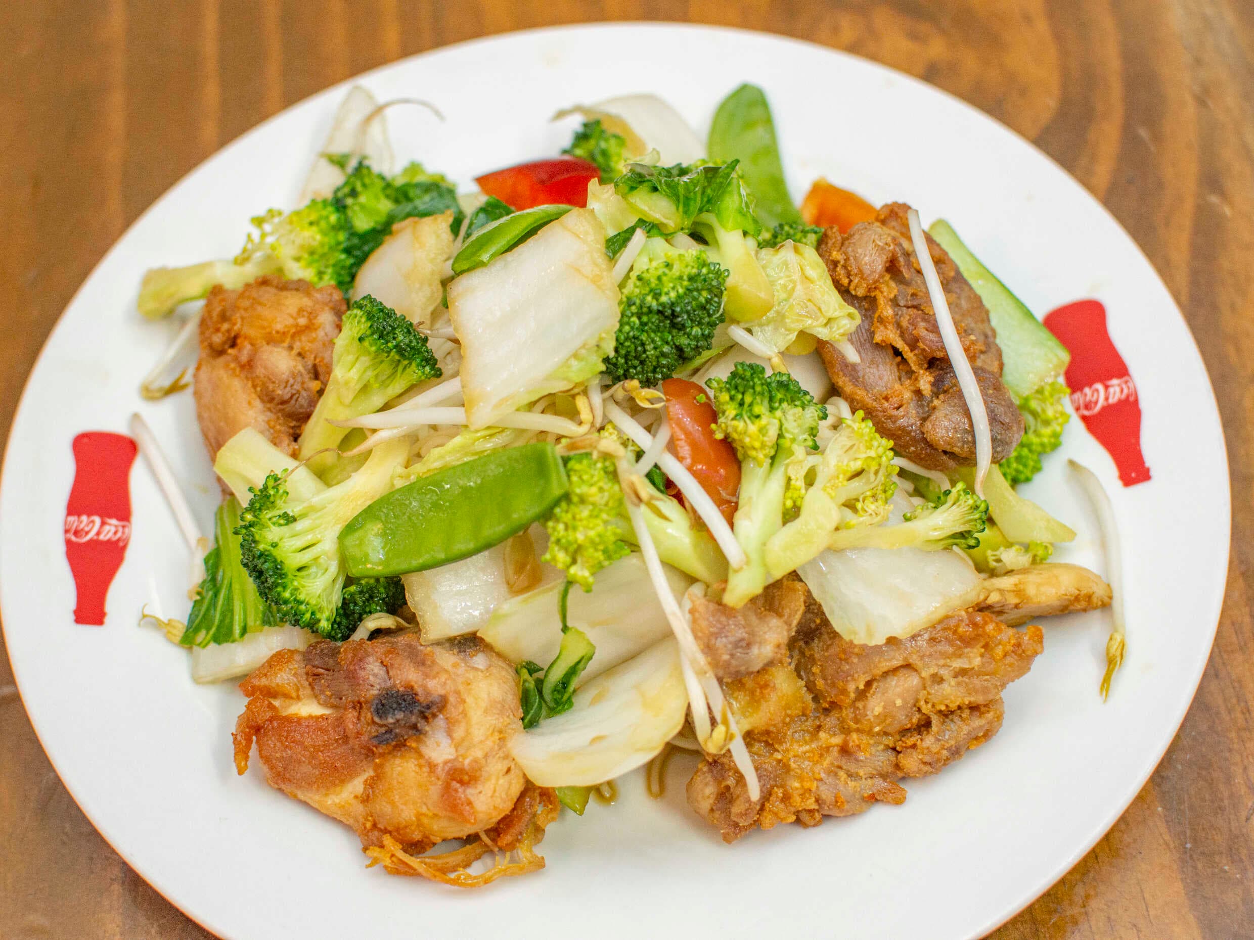 Tallarín con Pollo y Trozos