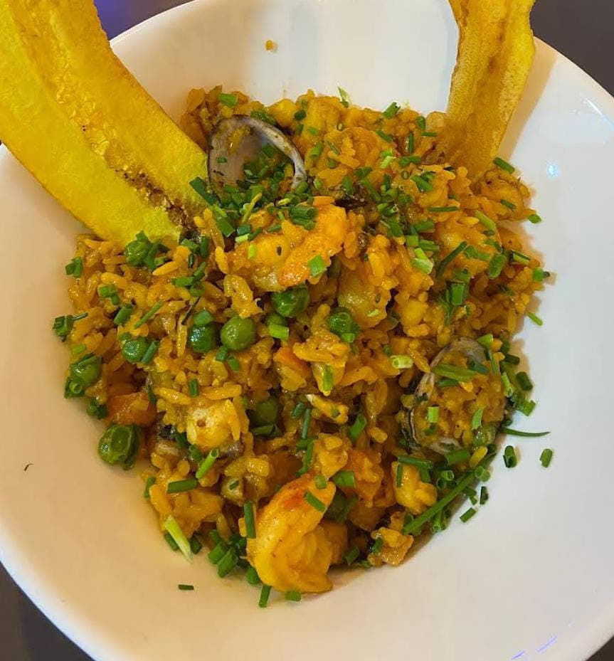 Arroz al Wok de Camarones + Chicha Peruana Morada