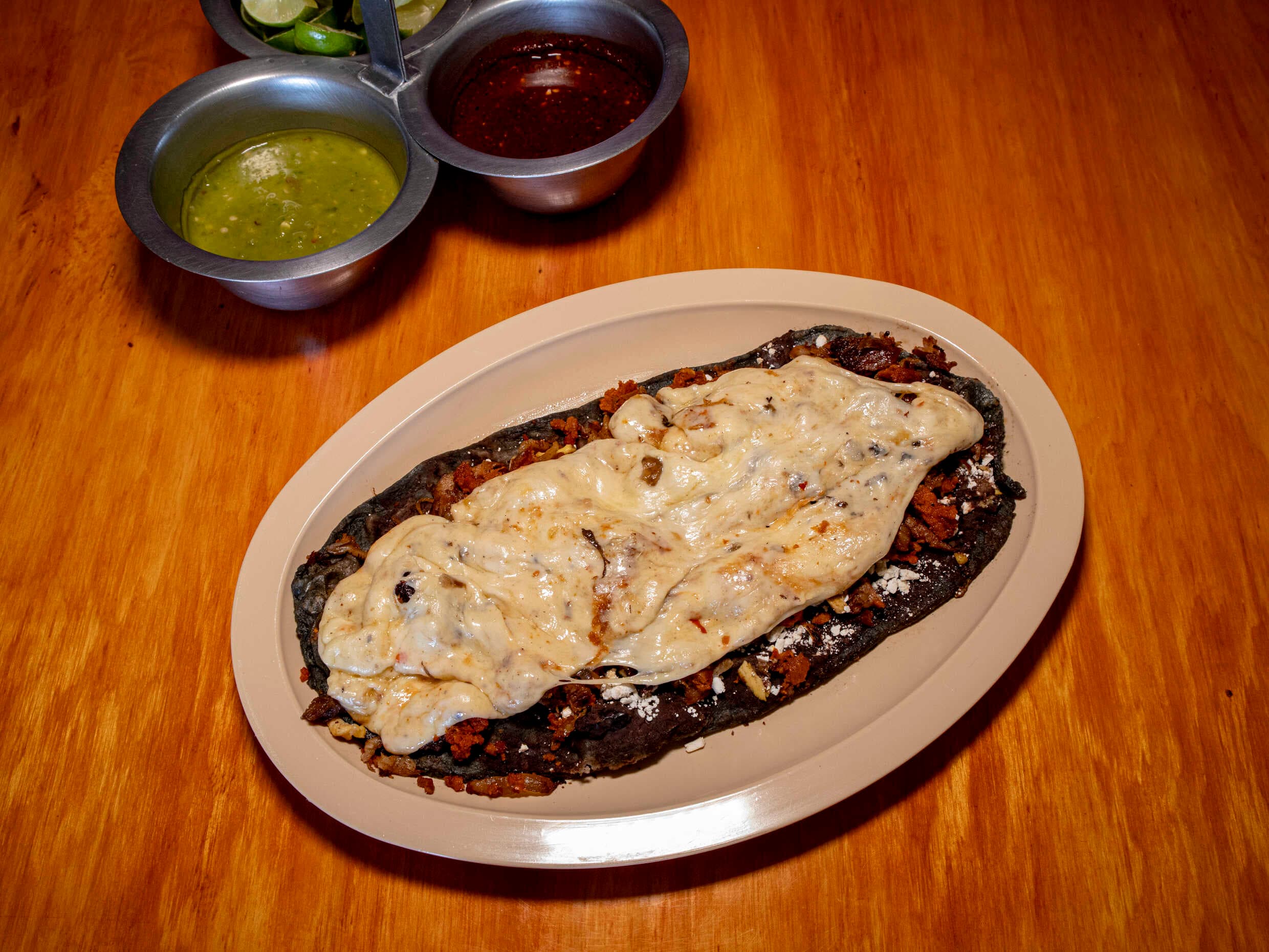 Huarache con Queso Oaxaca