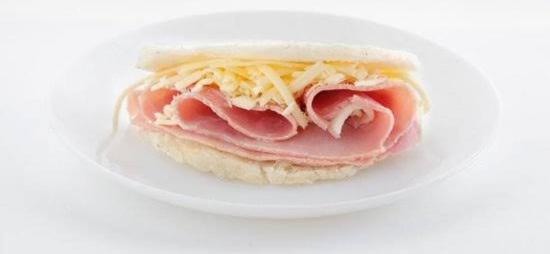 Arepa de Jamón y Queso