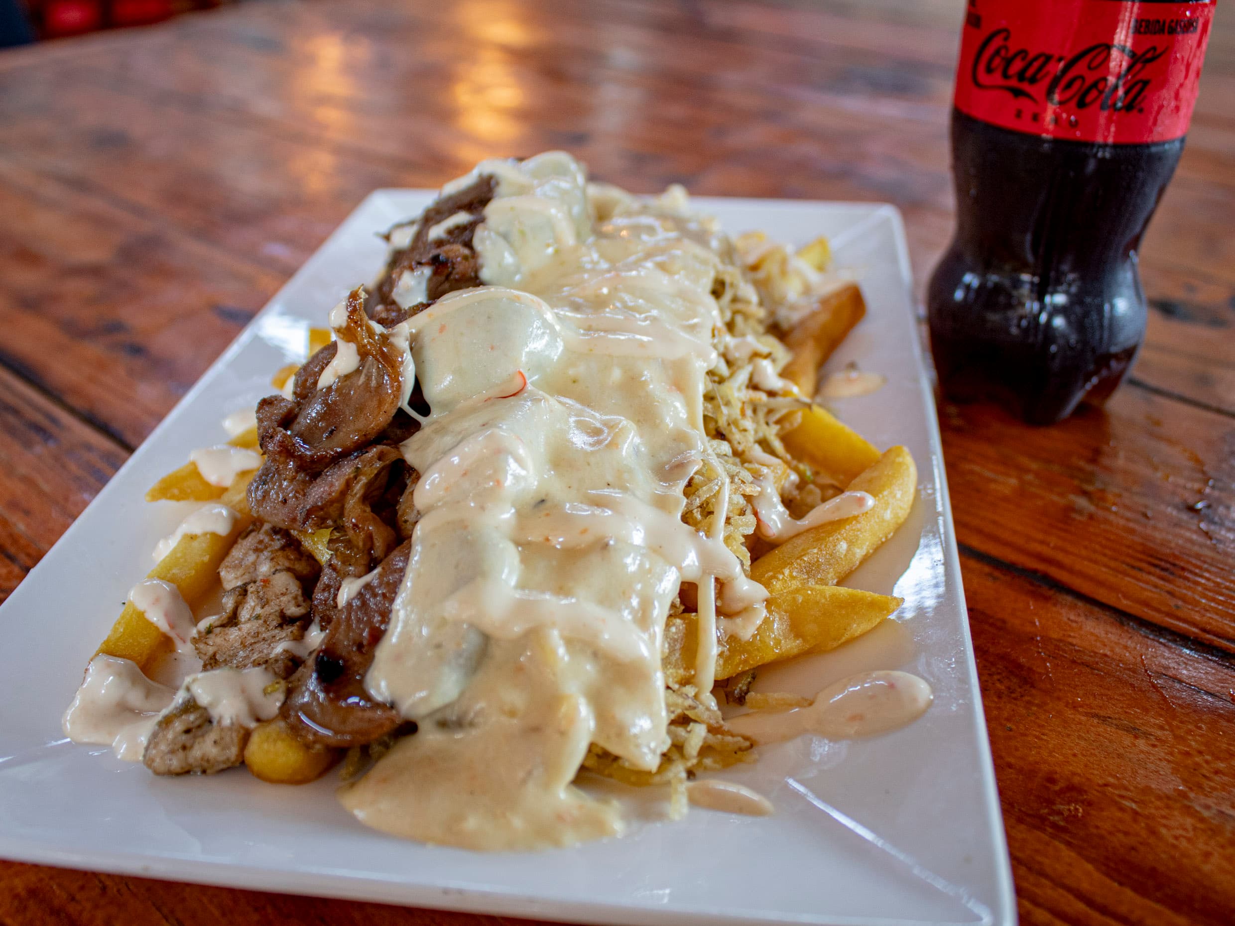 Combo-Salchipapa con Carnes Gratinada