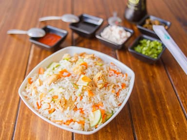 Yakimeshi de pollo