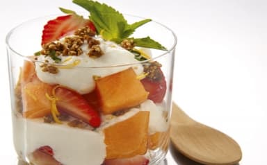 Coctel con Yogurt y Granola