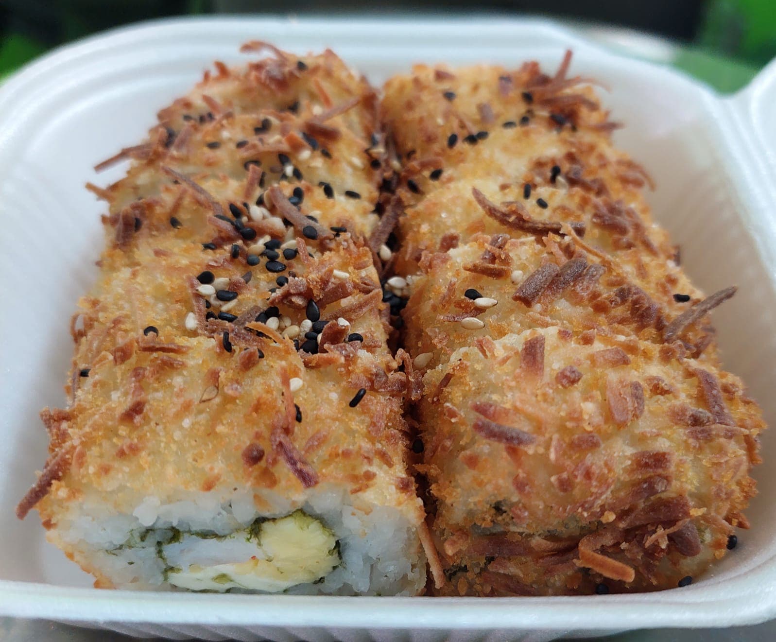 Makis Empanizados Coco Roll