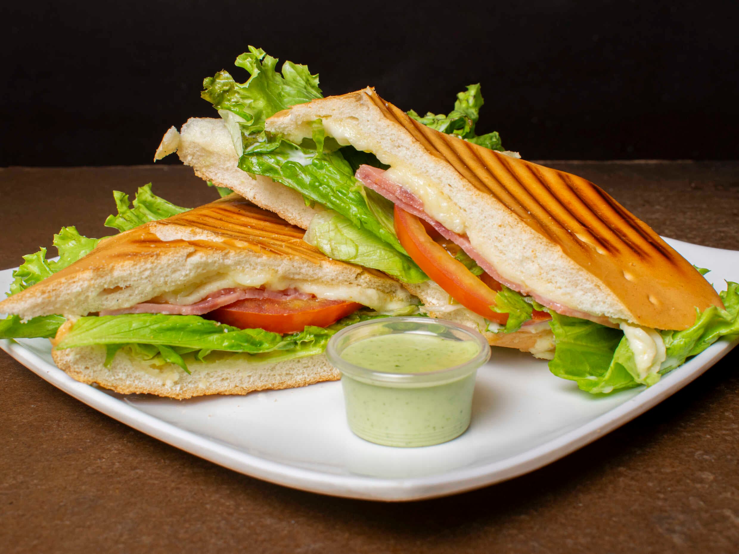 Sándwich Clásico