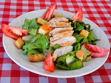 Ensalada con Pollo a la Plancha (200 gr).