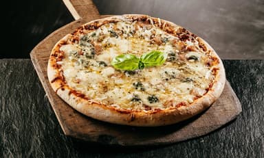 Pizza 4 Quesos