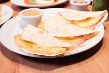 Quesadillas Aloha