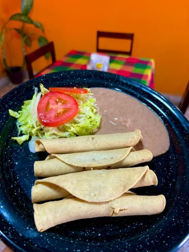 Flautas + Limonada Natural