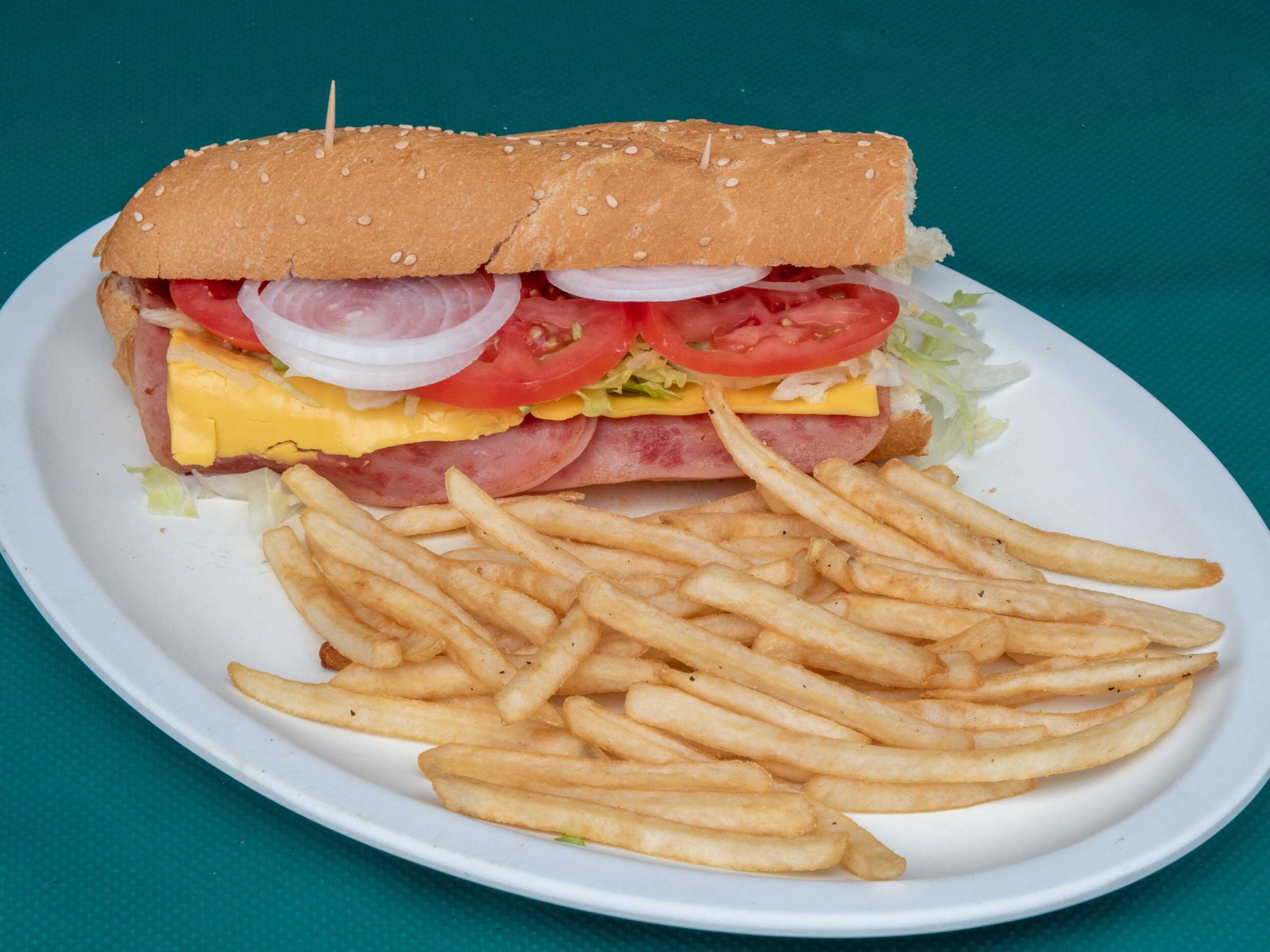 Jamón con Queso Tomate y Lechuga