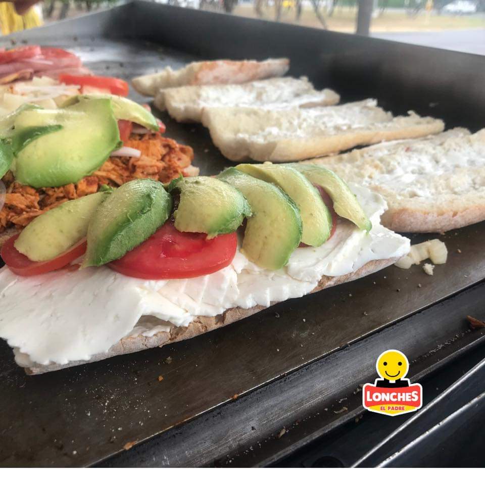 Lonche de  3 Quesos con Piña