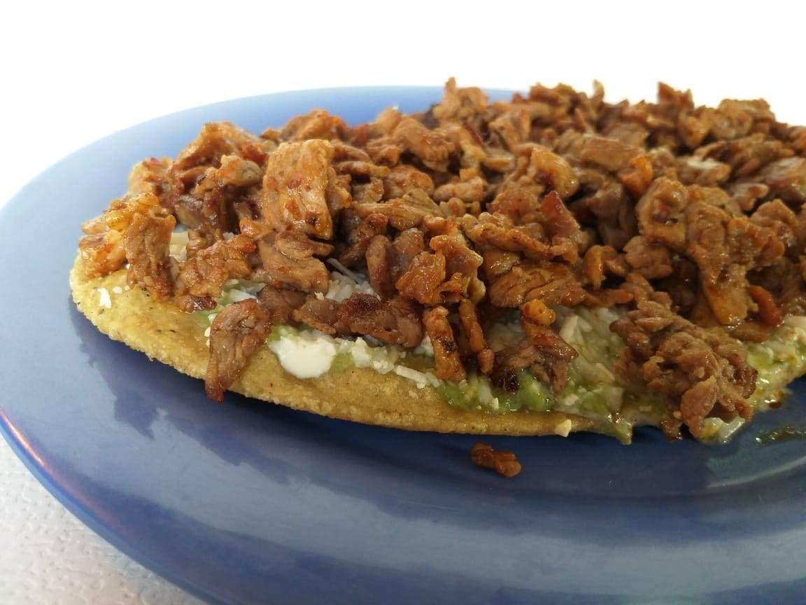 Huarache con guisado