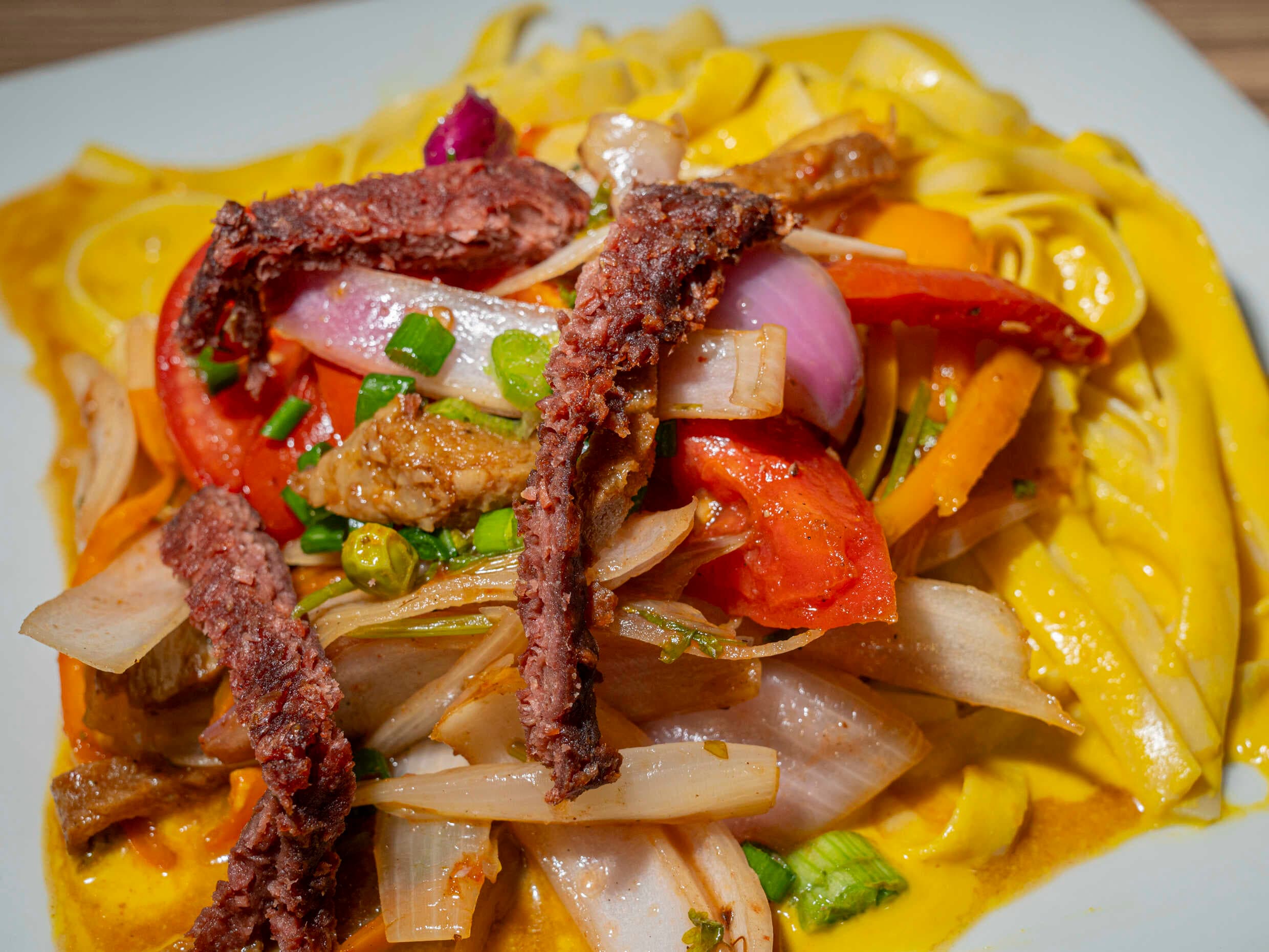 Fetuccini Huancaína con Lomo