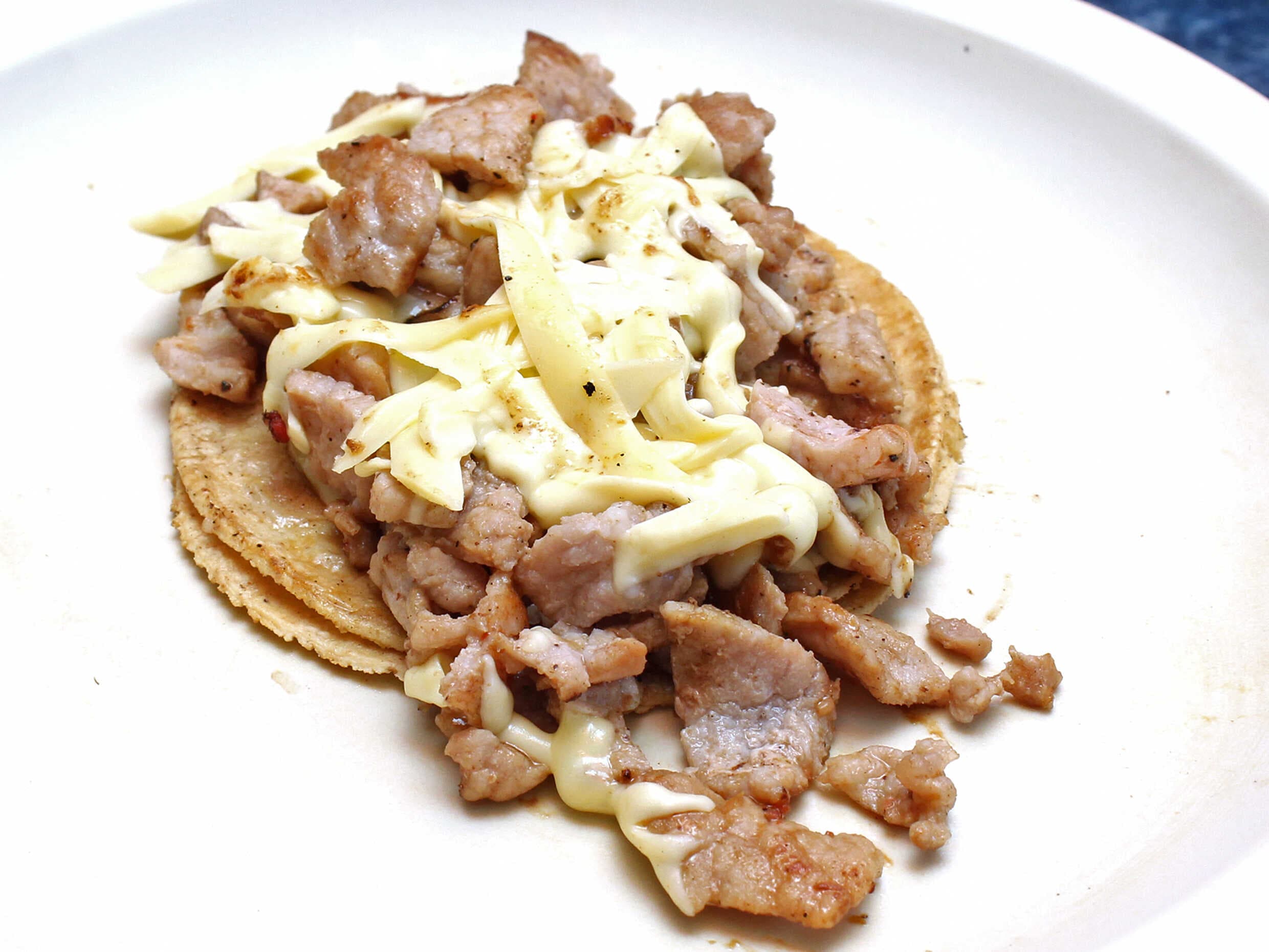 Taco de Chuleta con Queso