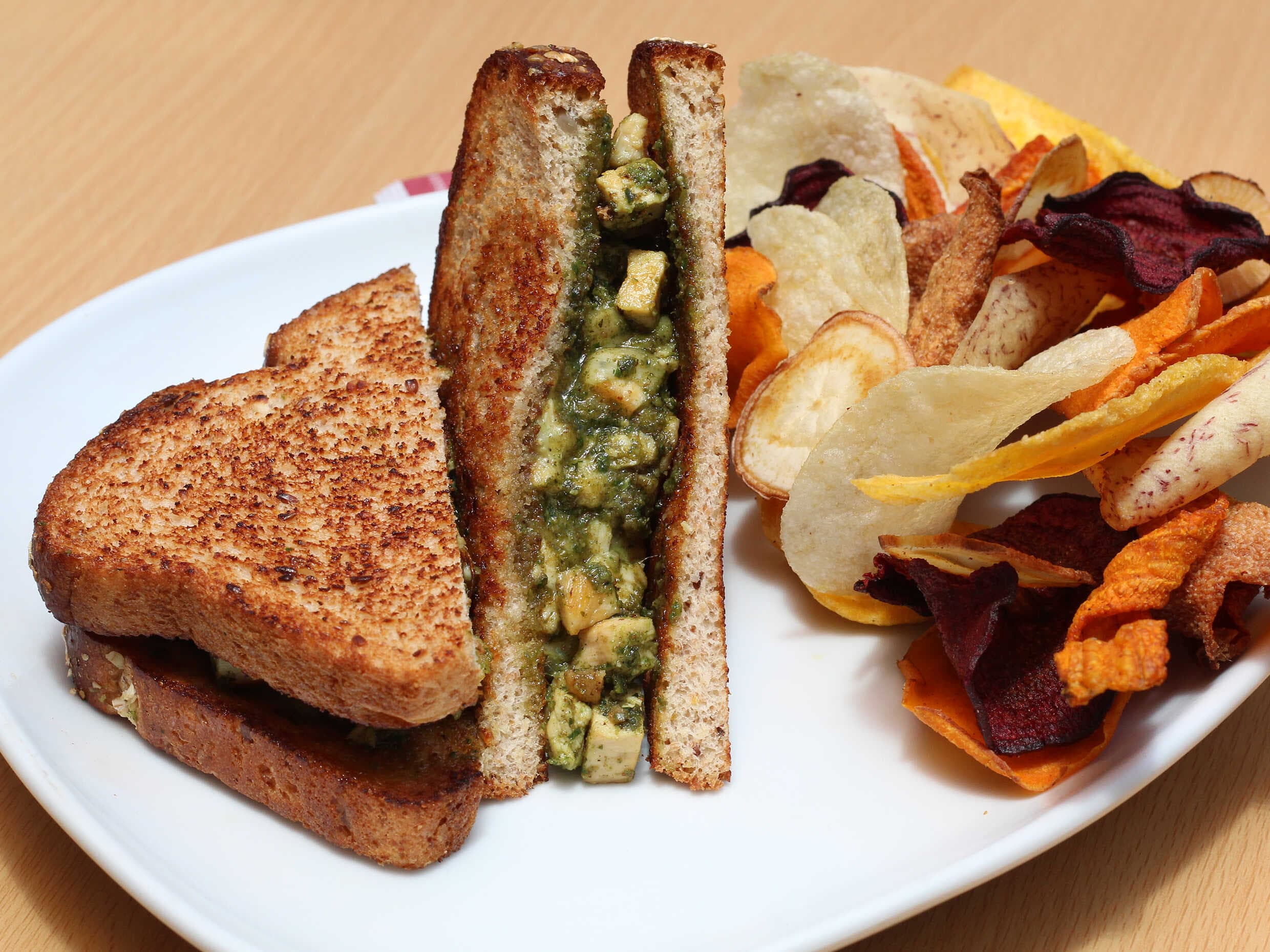 Sandwich de Pollo al Pesto