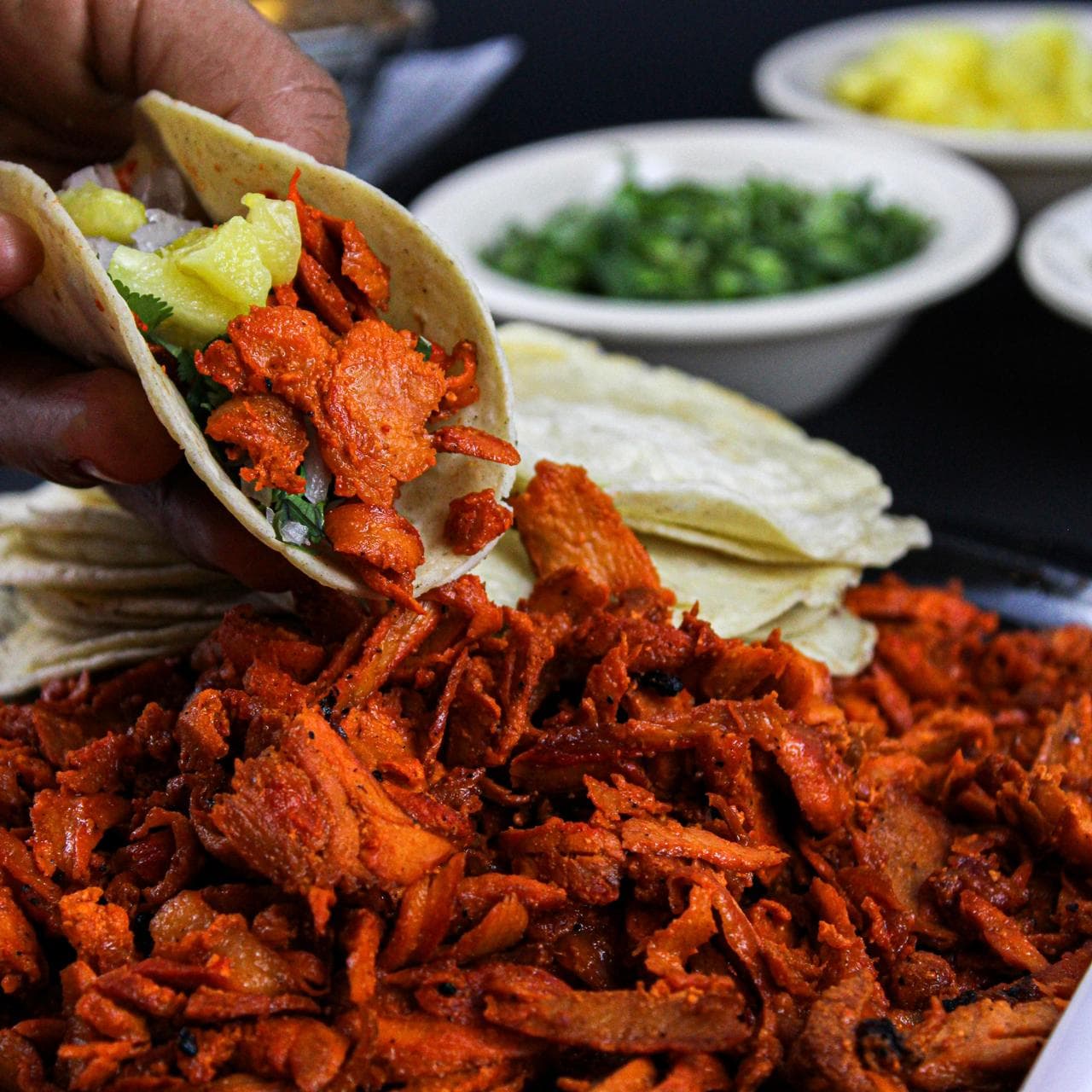 10 tacos de pastor+ 1/2 lt de Agua de Sabor gratis