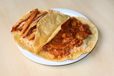 Taco de Longaniza en Salsa
