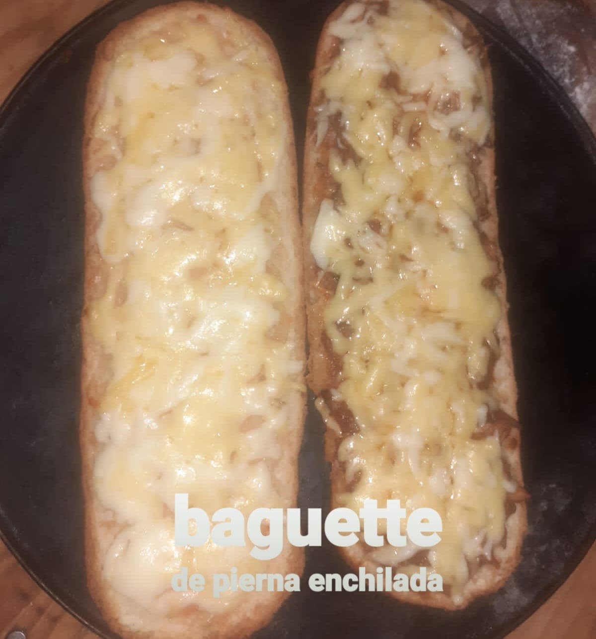 Baguette de Pierna Enchilada