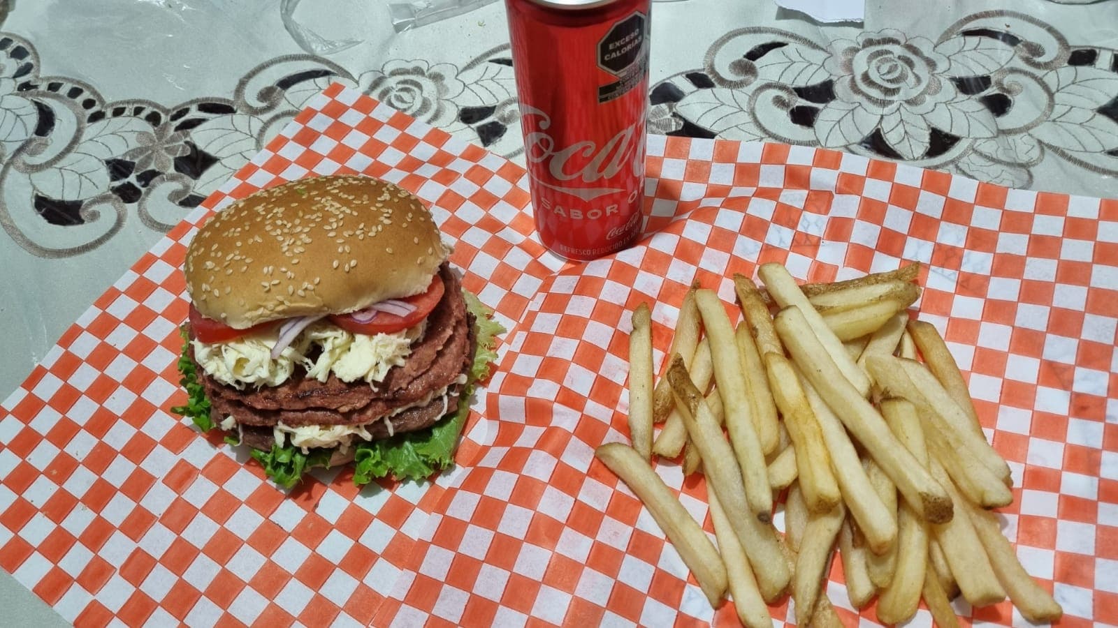 COMBO Hamburguesa + Papas + Refresco