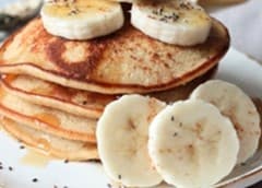 Hot cakes con Plátano y Cottage