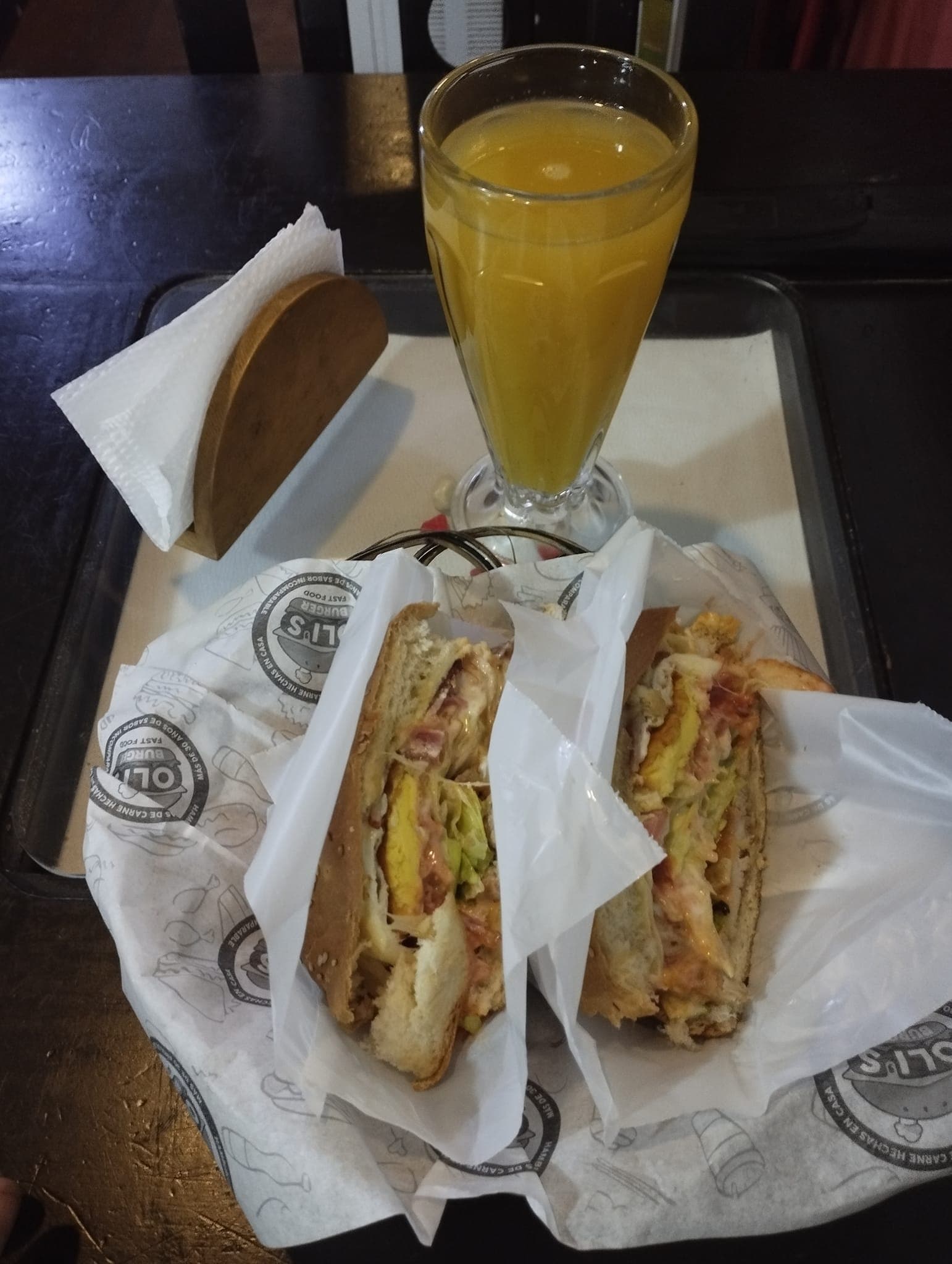 Hamburguesa de Carne, Hot Dog y Huevo