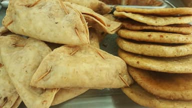 TACOS DORADOS DE CARNITAS