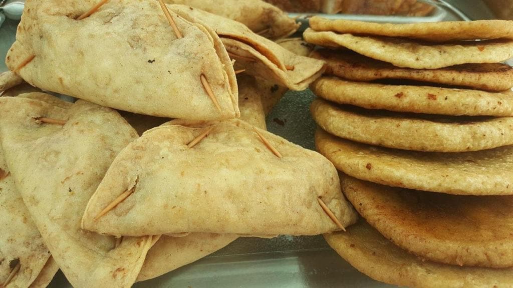 Orden de Tacos Dorados de Carnitas