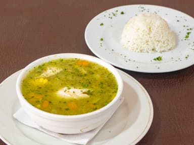 Sopa de Pechuga de Pollo Mediana..