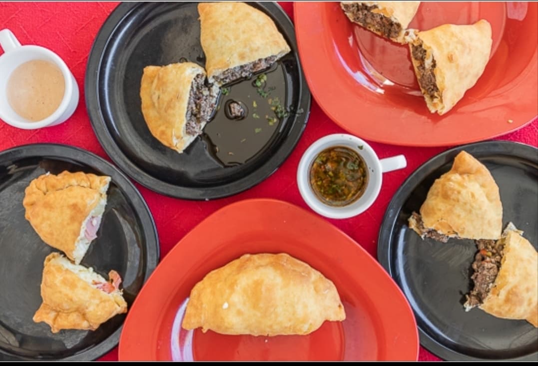 Empanada de Chorizo Argentino con Queso