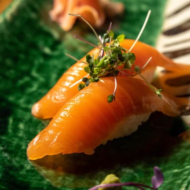 Nigiri Salmón